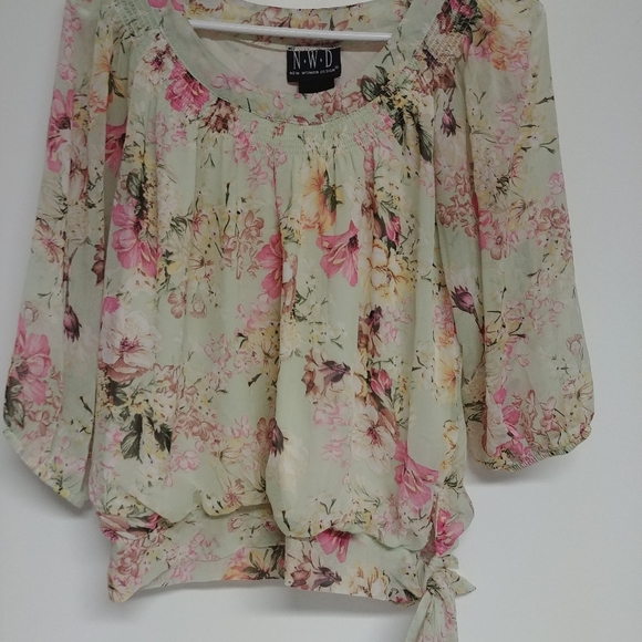 Blouse - Picture 2 of 2